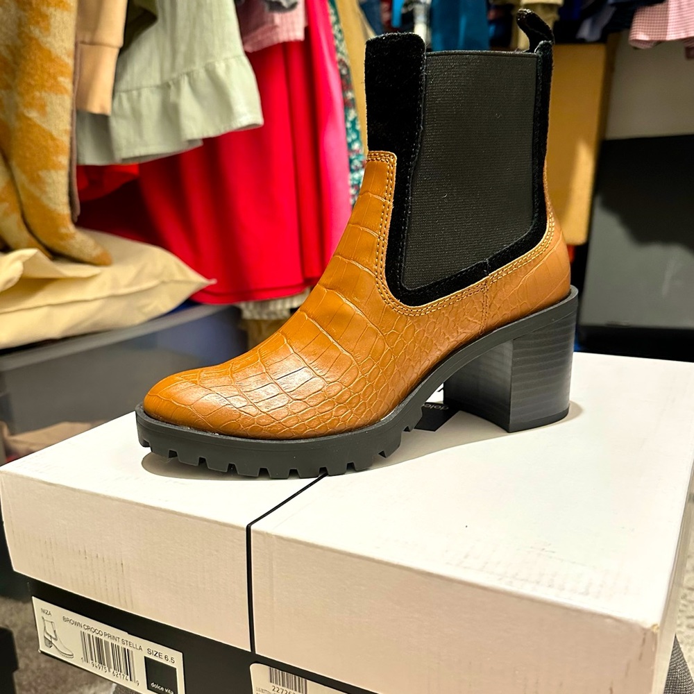 Dolce Vita Brown Croc Bootie 🍁🍂